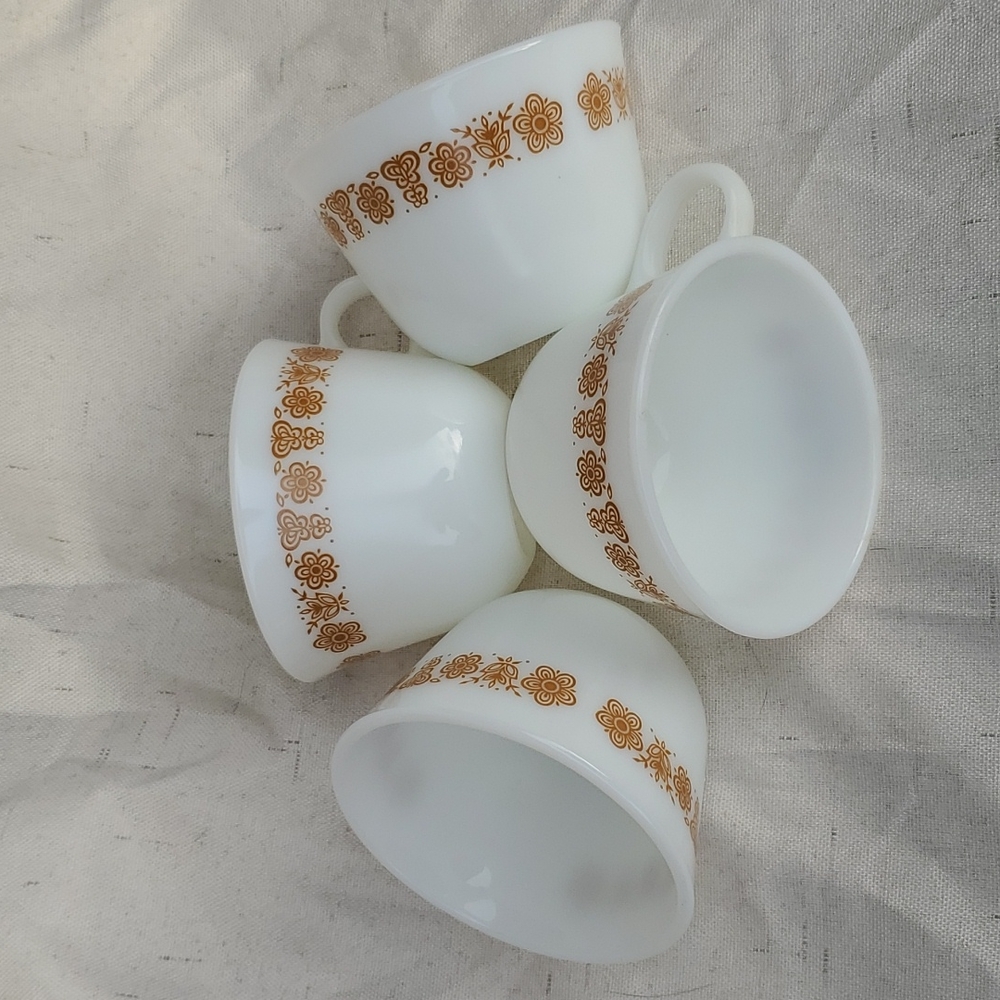 Pyrex Butterfly Gold Teacups Coffee Cups Set of 4